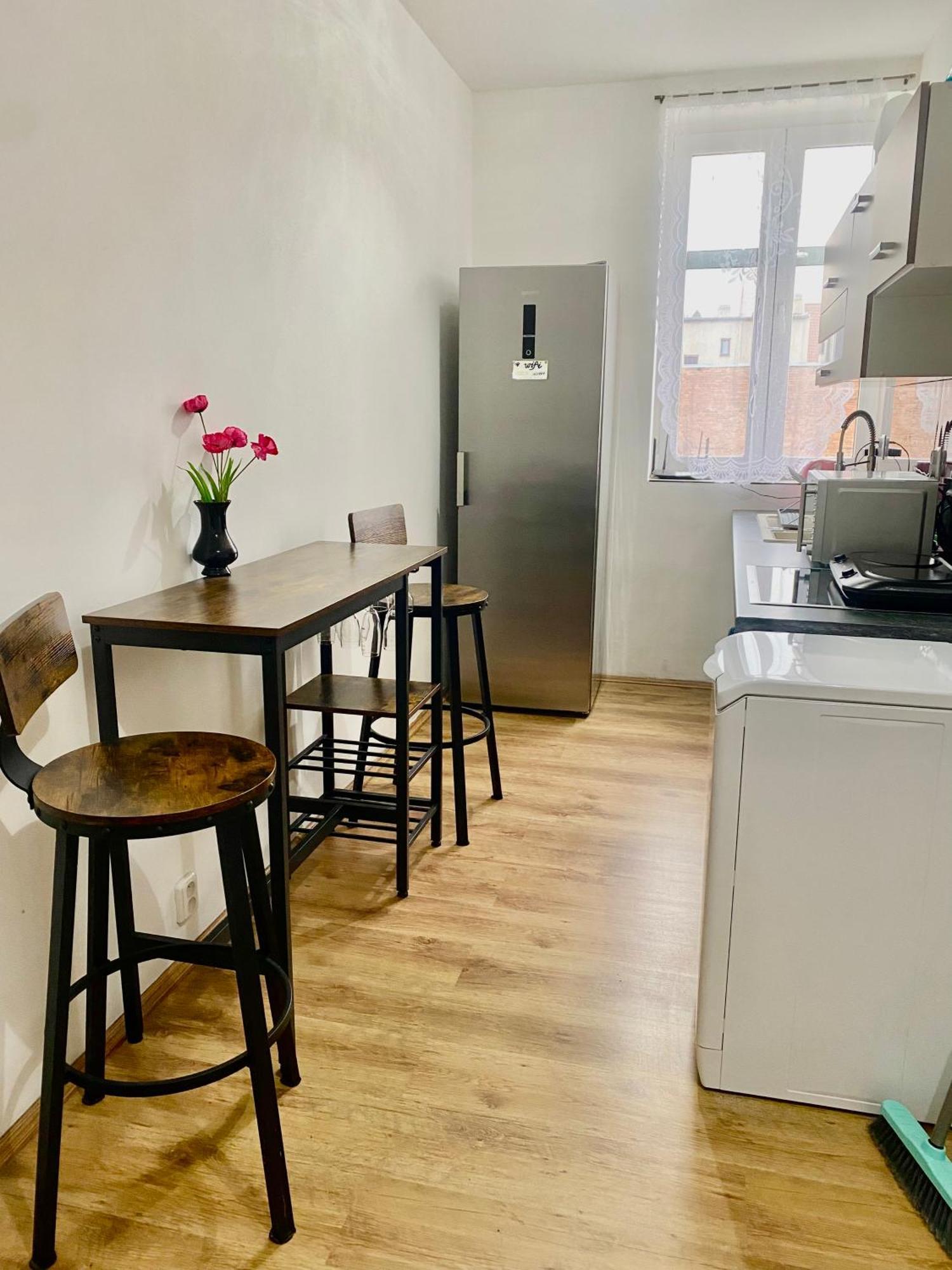 Апартаменты Kael Aparment 03 Теплице Экстерьер фото